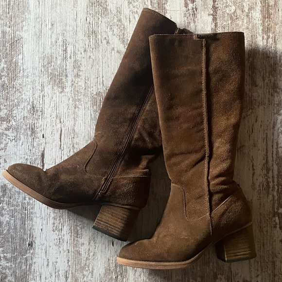 BearPaw Chocolate Brown Heeled Boots - Picture 1 of 8